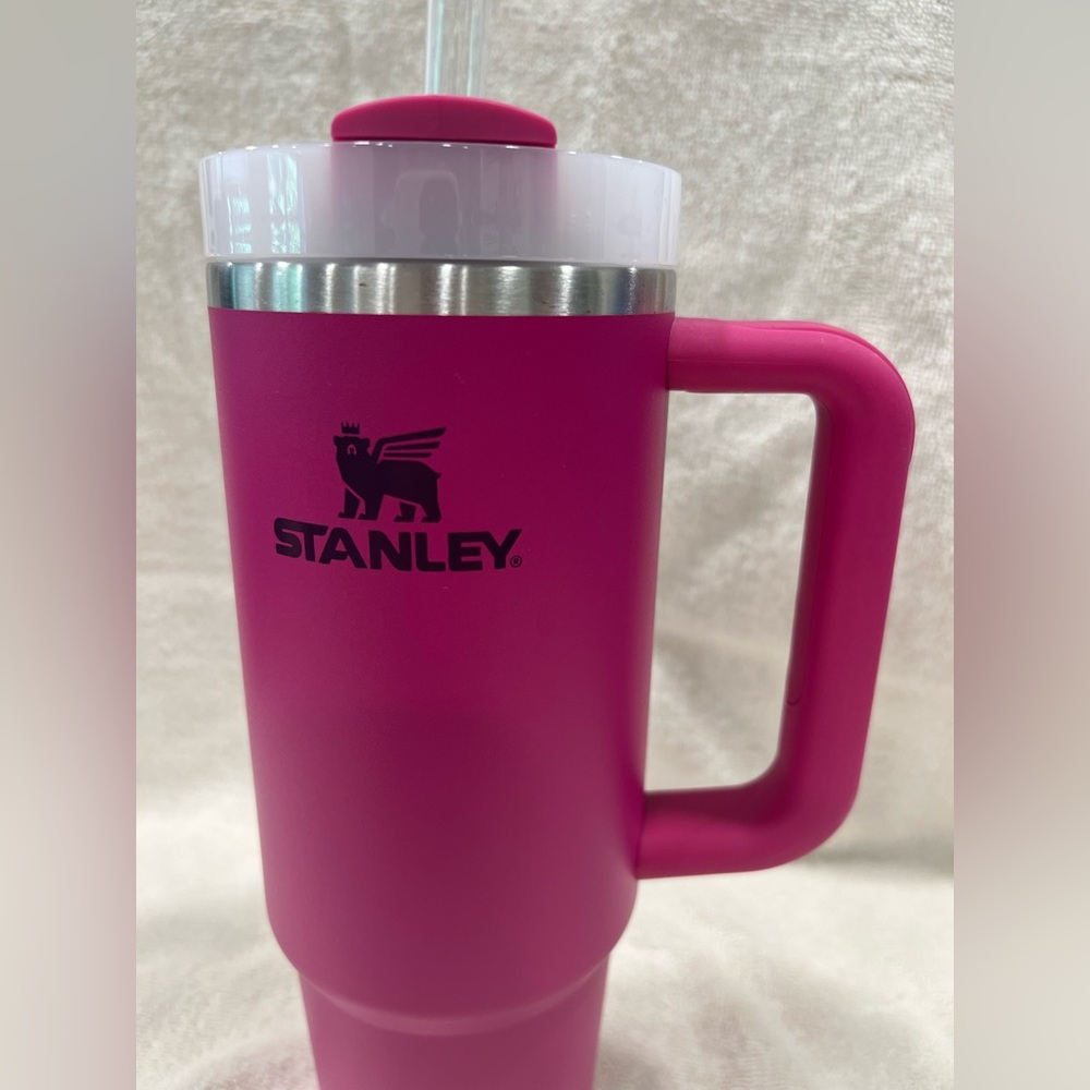 Stanley Quencher 30oz Fuchsia GUC